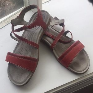 Keen red leather strappy sandals 10.5
